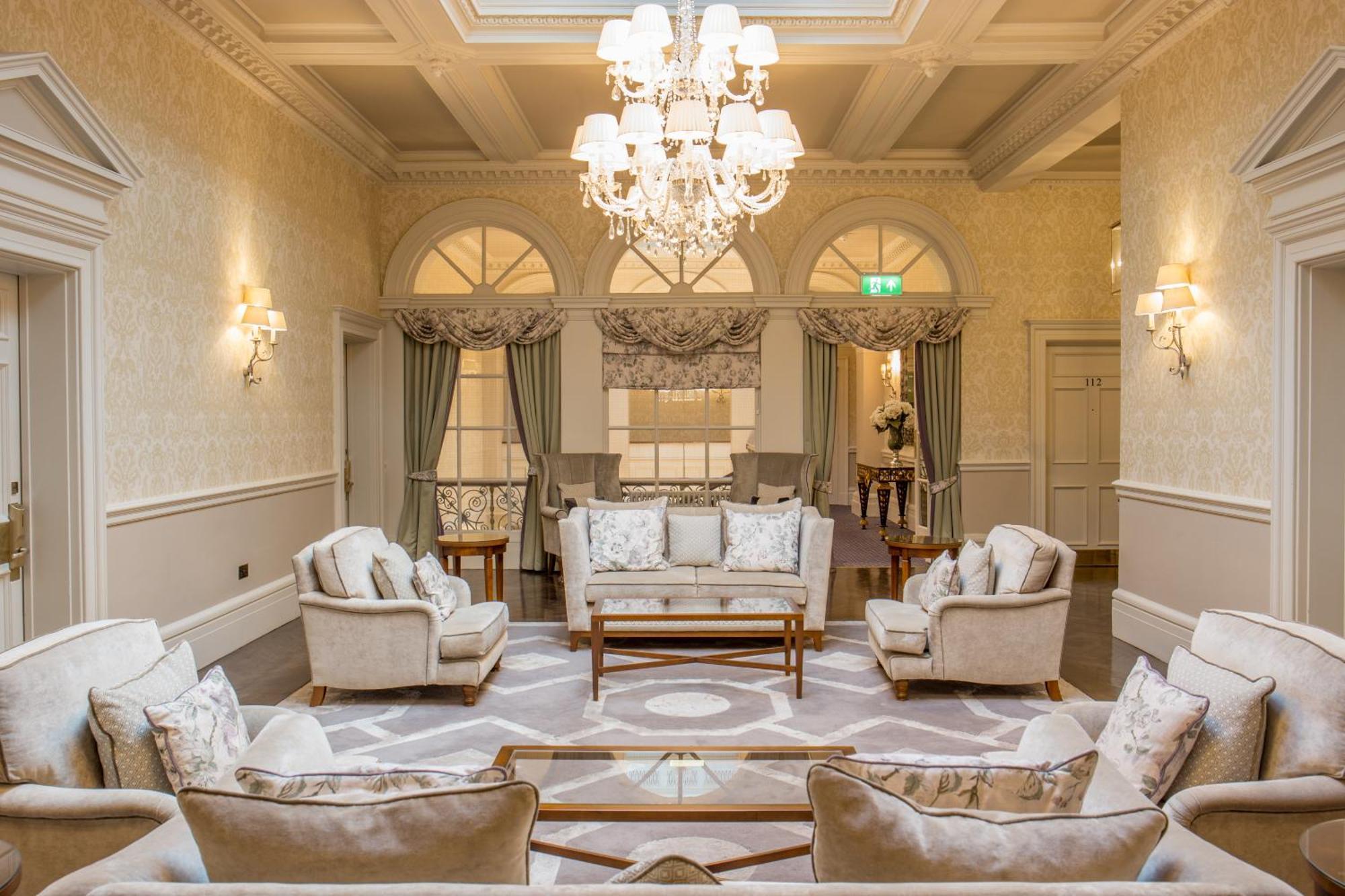 Hatfield Heath Down Hall Hotel מראה חיצוני תמונה