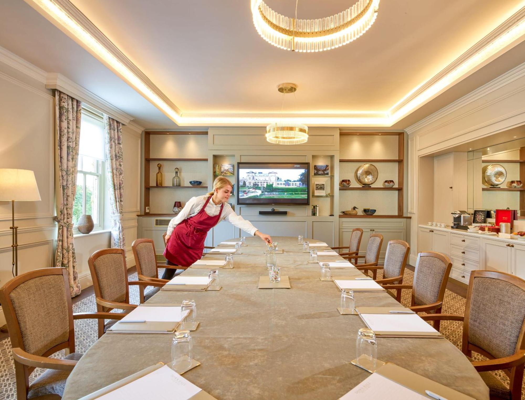 Hatfield Heath Down Hall Hotel מראה חיצוני תמונה