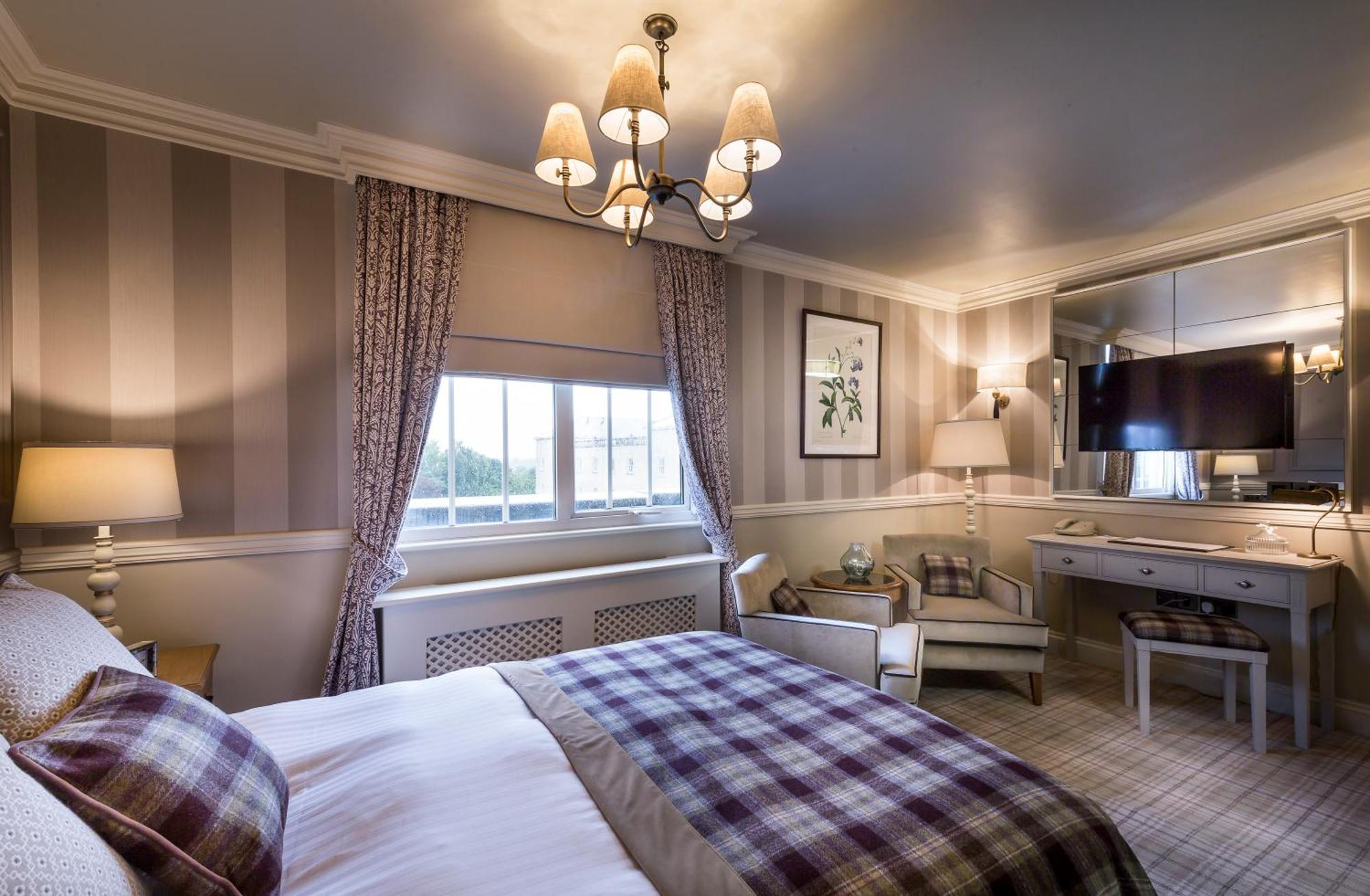 Hatfield Heath Down Hall Hotel מראה חיצוני תמונה
