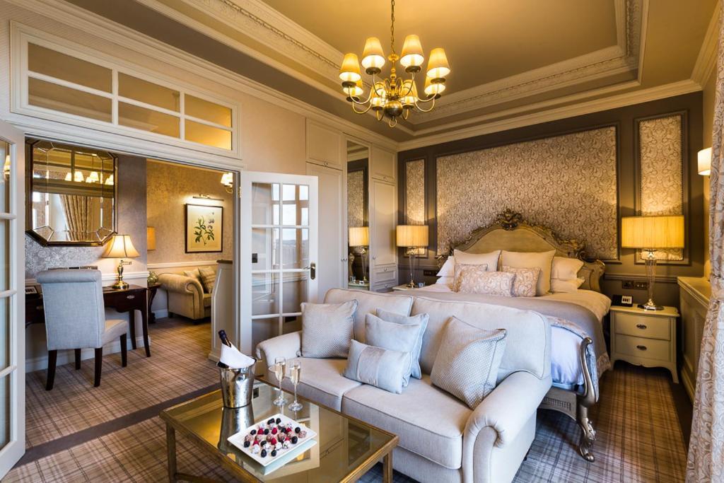 Hatfield Heath Down Hall Hotel מראה חיצוני תמונה